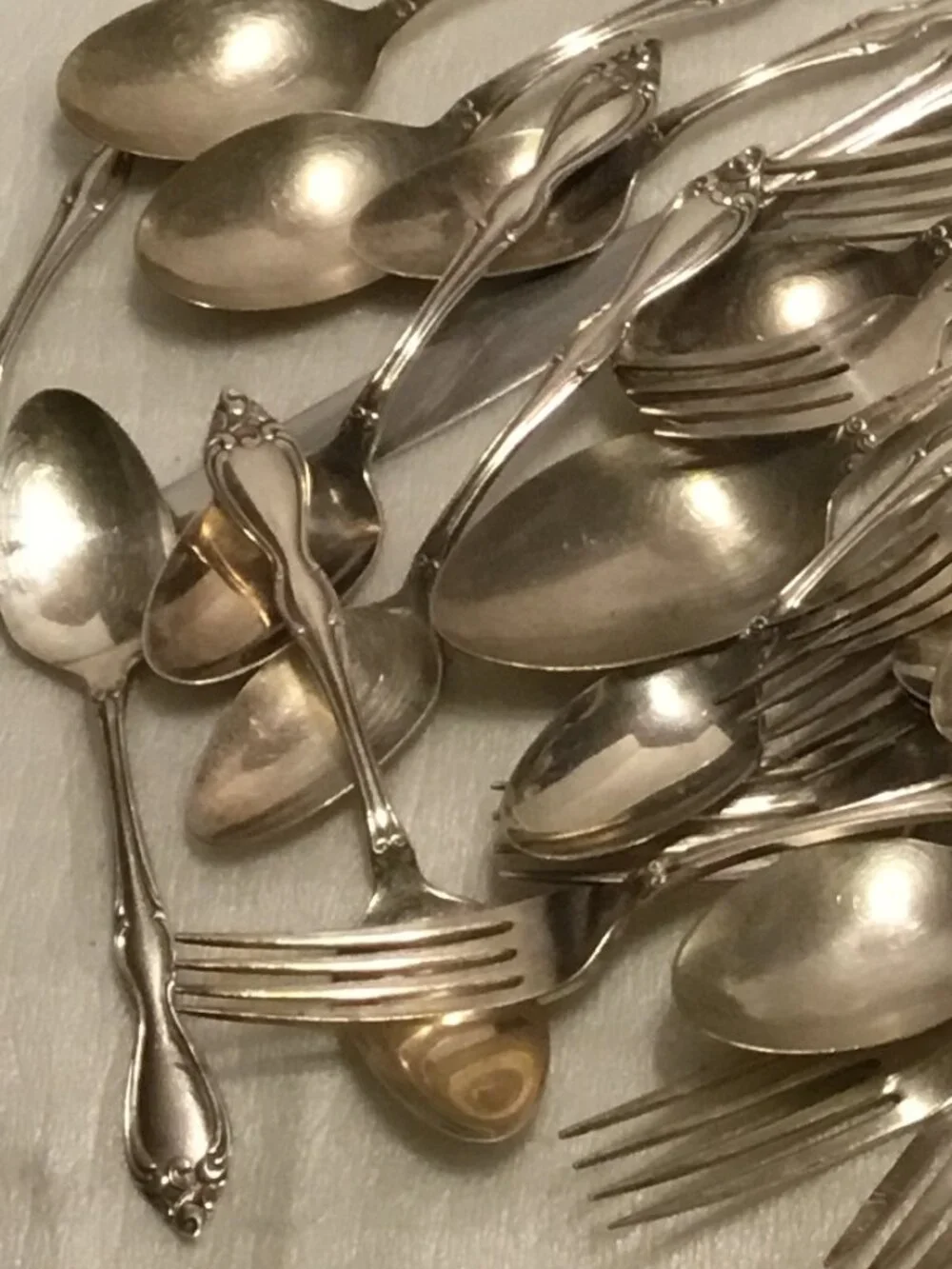 Vintage 1949 William Rogers Oneida silverware 36 pieces Old South II pattern